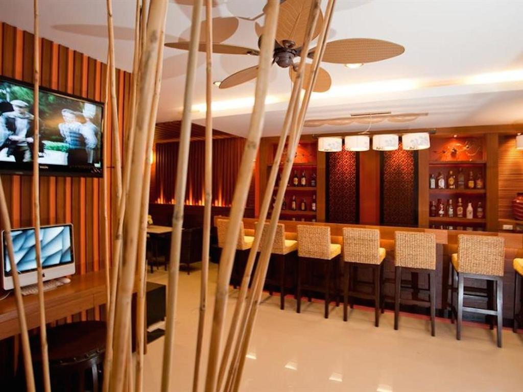 Deva Suites Patong Phuket Esterno foto