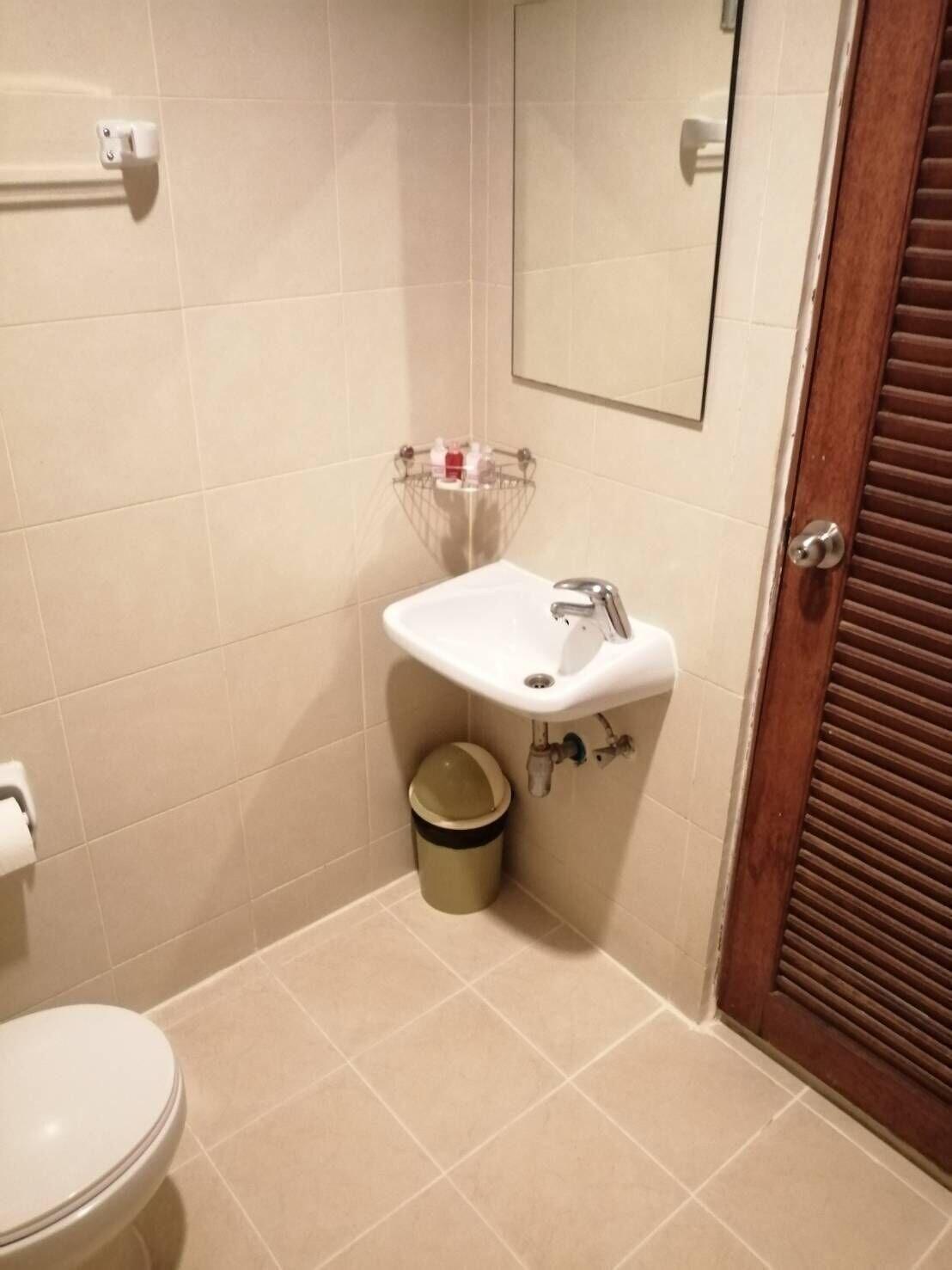 Deva Suites Patong Phuket Esterno foto