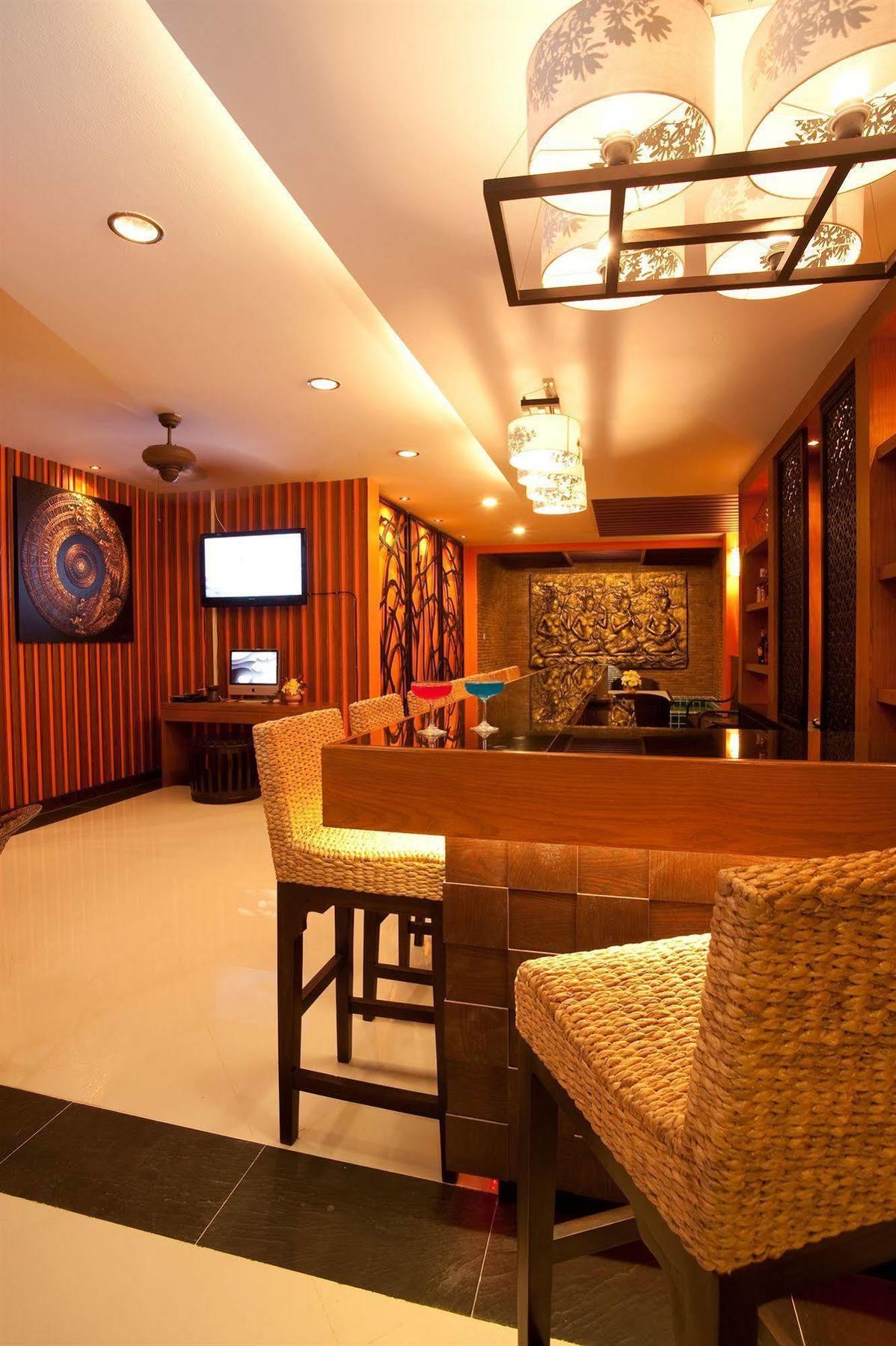 Deva Suites Patong Phuket Esterno foto